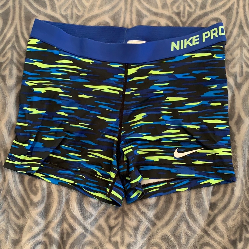 Women’s Nike pro spandex shorts